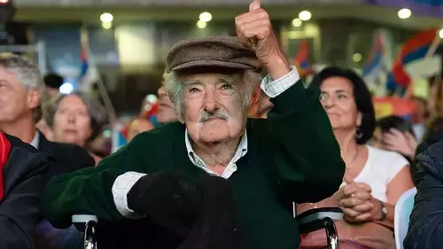 ДЭЛХИЙН ХАМГИЙН ЯДУУ ЕРӨНХИЙЛӨГЧ ХОСЕ МУХИКА ТААЛАЛ ТӨГСЛӨӨ